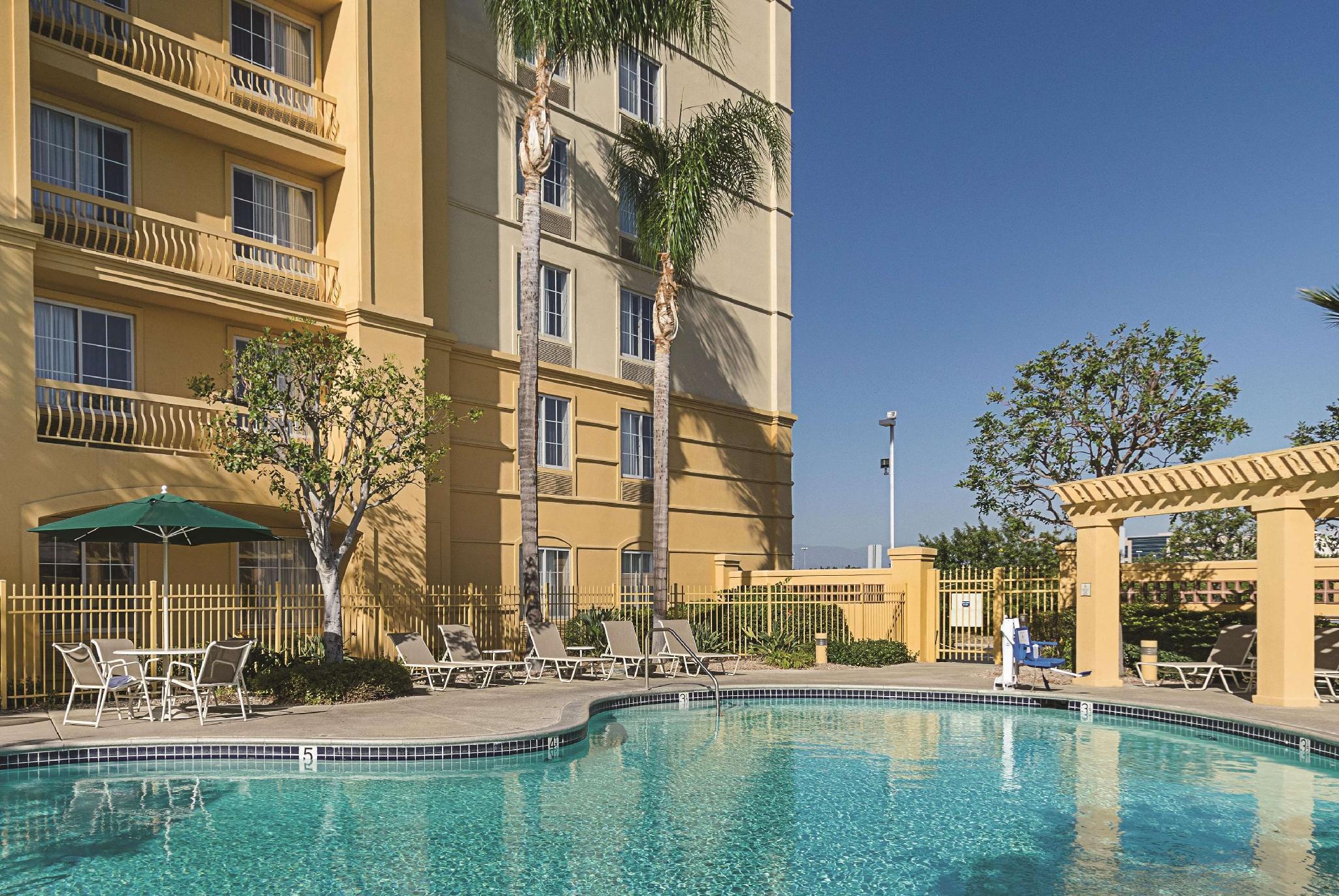 La Quinta Inn & Suites By Wyndham Ontario Airport Exterior foto
